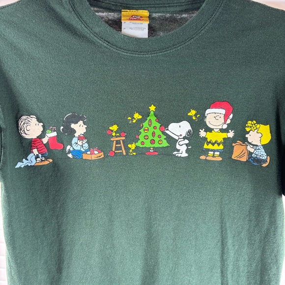 Vintage Peanuts Shirt Womens Small Christmas Charlie Brown Gang Crewneck T Gift - Picture 3 of 4